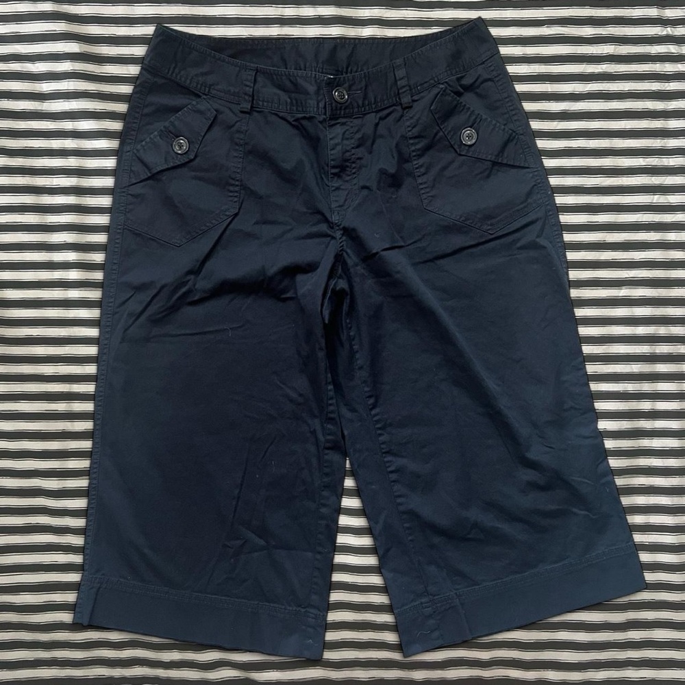 black cargo long shorts/capris